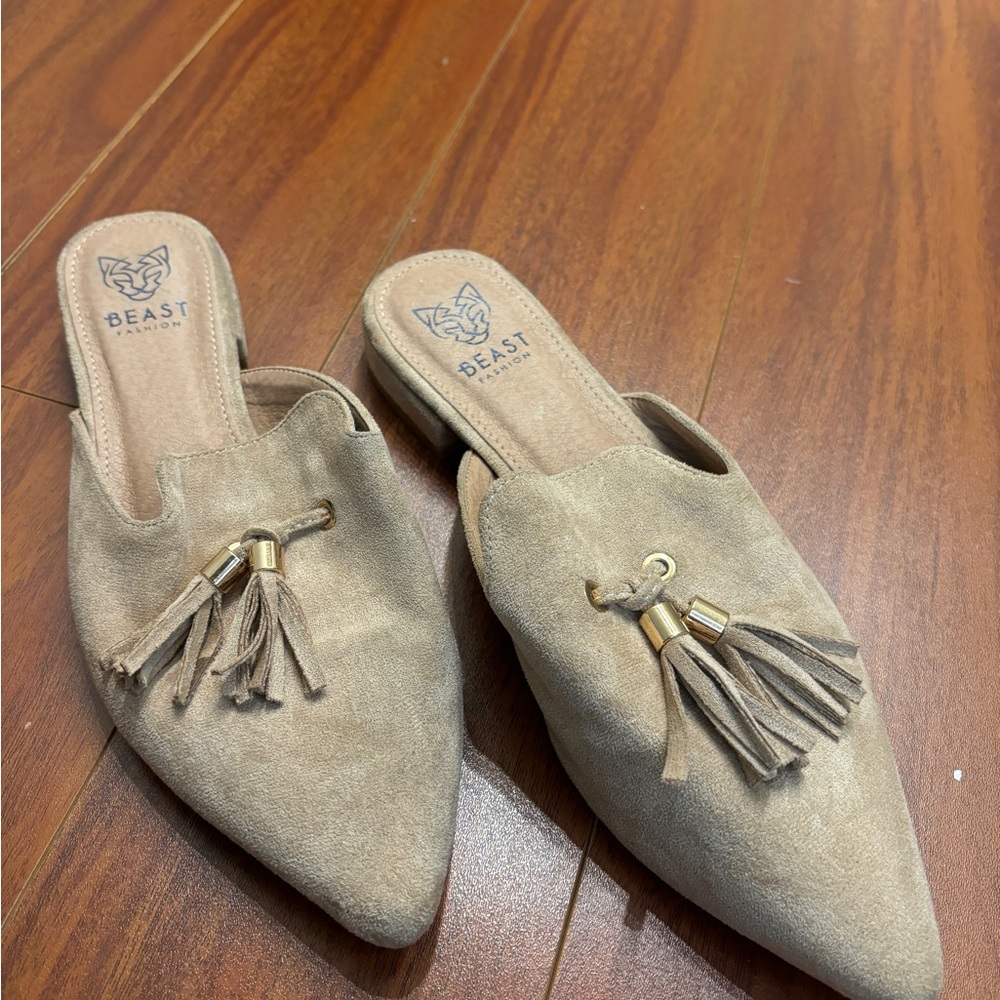 Women's Tan Tassel Loafers